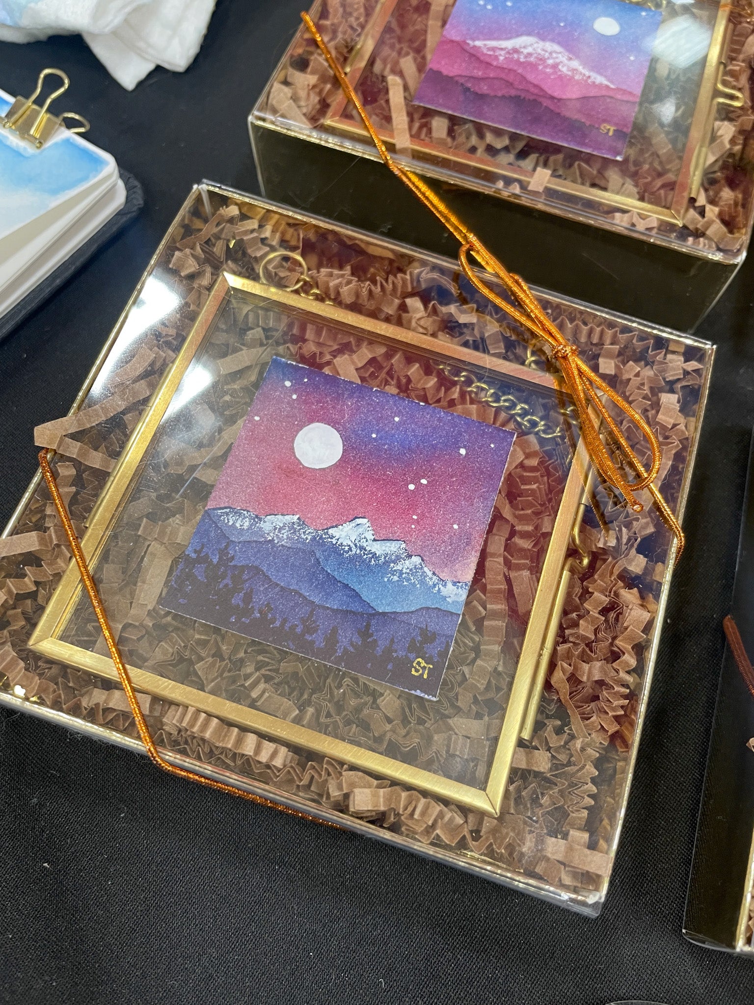 Oh Come Let Us Adore Him (Framed Ornament)